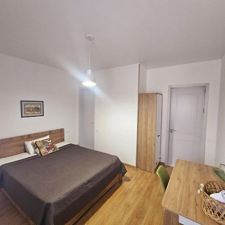 Hotel Home ティビリシ エクステリア 写真