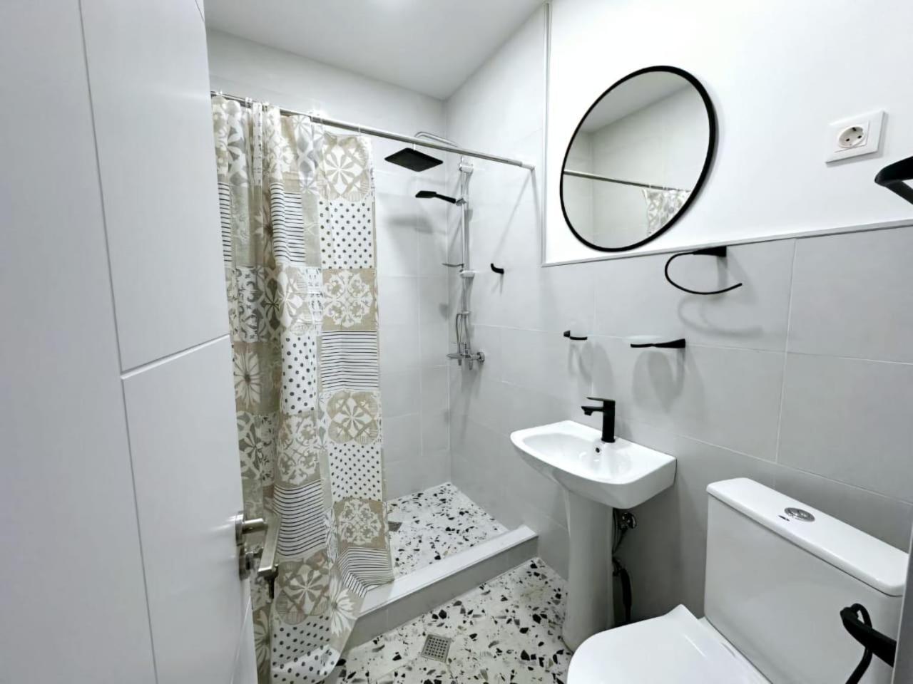Hotel Home ティビリシ エクステリア 写真