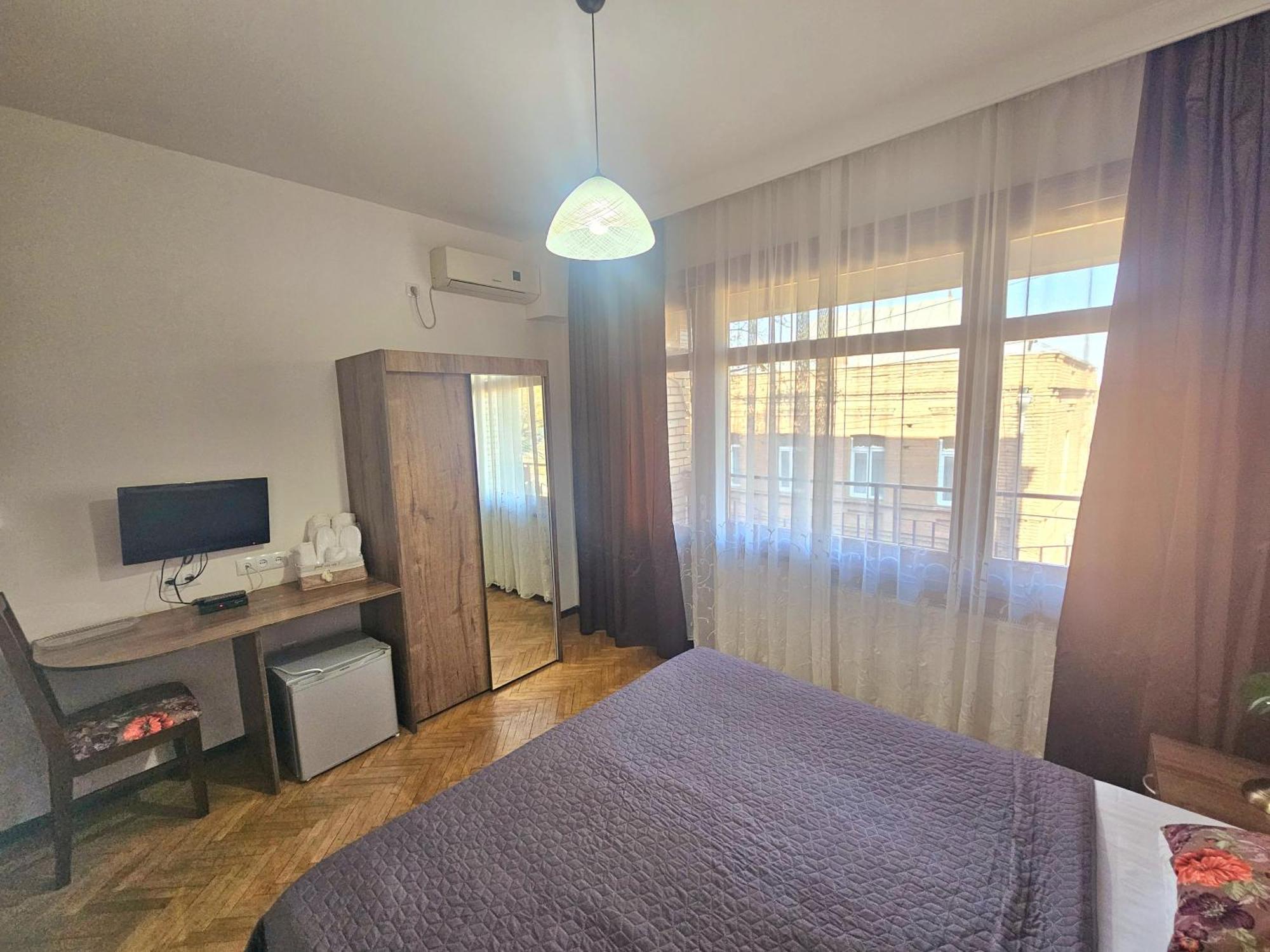 Hotel Home ティビリシ エクステリア 写真